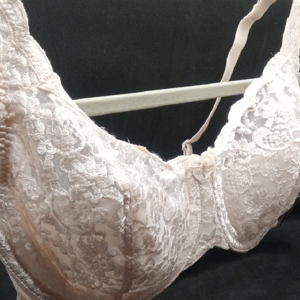 👜 Olga Plus Vintage Cream Lace Underwire Bra 36C 35017 👜